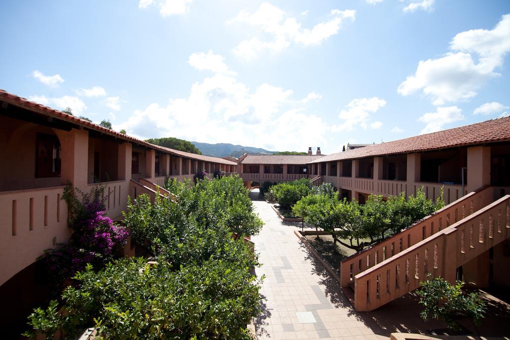 Club Esse Cala Bitta Hotel Baja Sardinia Eksteriør billede